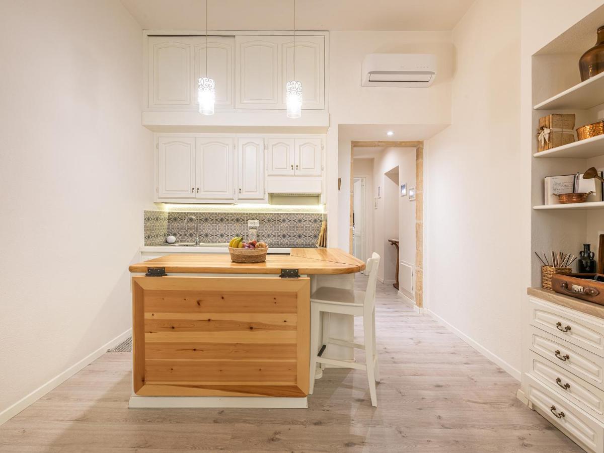 Marco'S Stylish Home In The Heart Of Cagliari Eksteriør billede